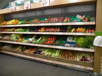 parduotuvės lentyna kepimo produktams