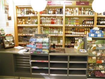 savitarnos kasos dėžutė su lietimų ekranu